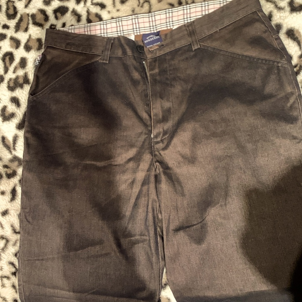 Burberry men’s pants size 33 in great condition no
